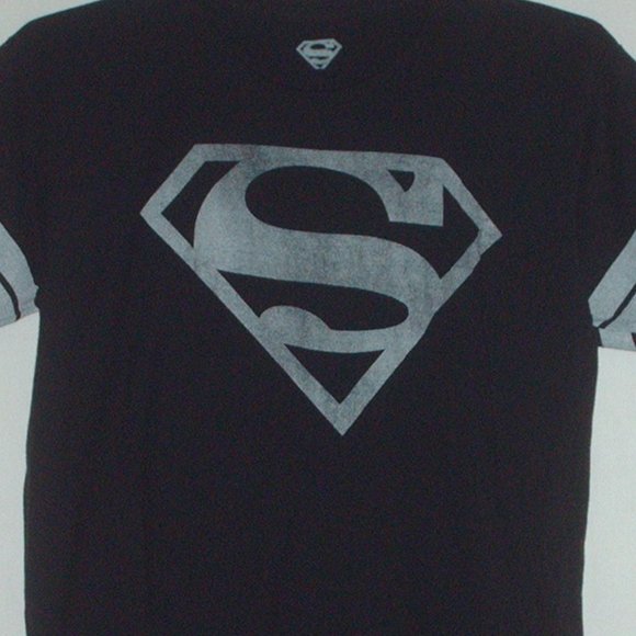 DC Comics Superman black T-shirt - NWOT - size large (42/44) - Picture 2 of 4